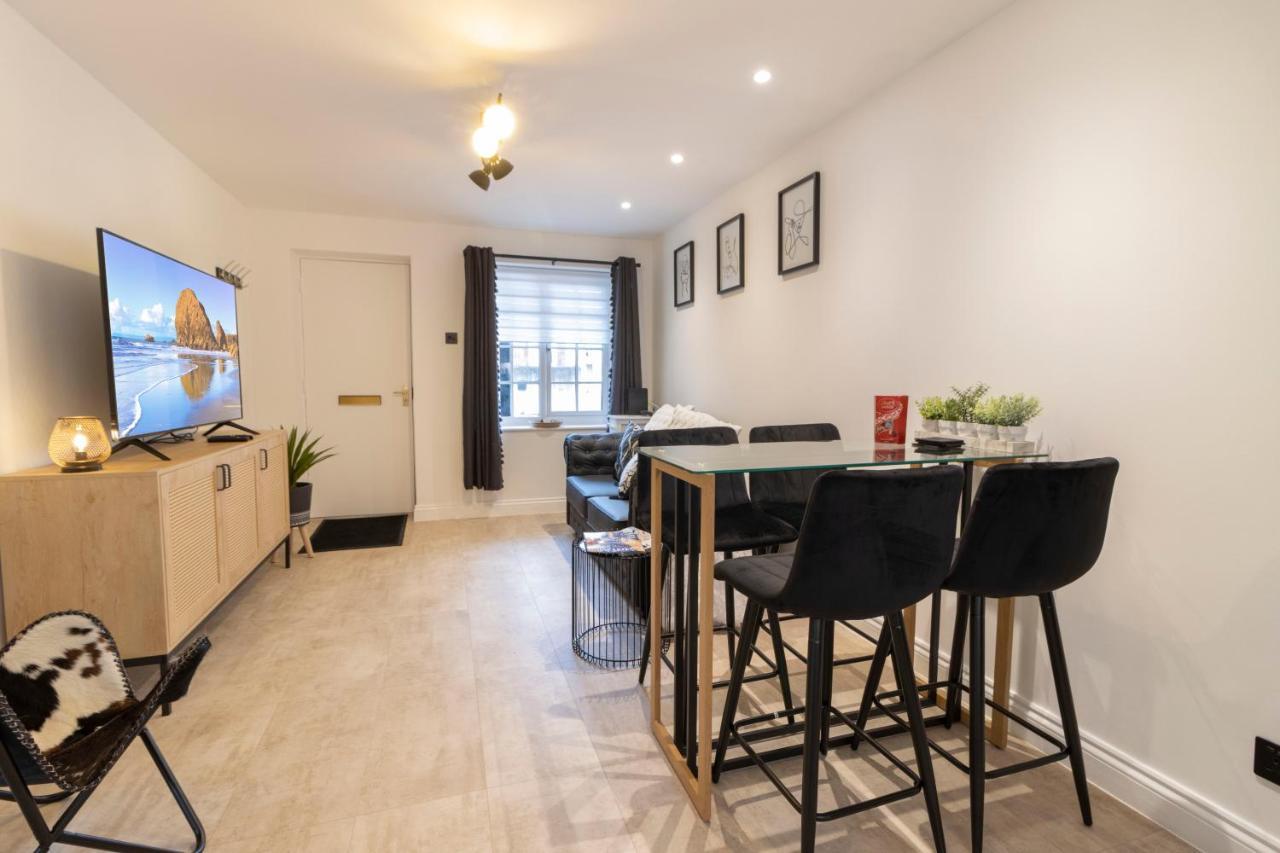 Spacious Centre Near Cathedral Apartment *