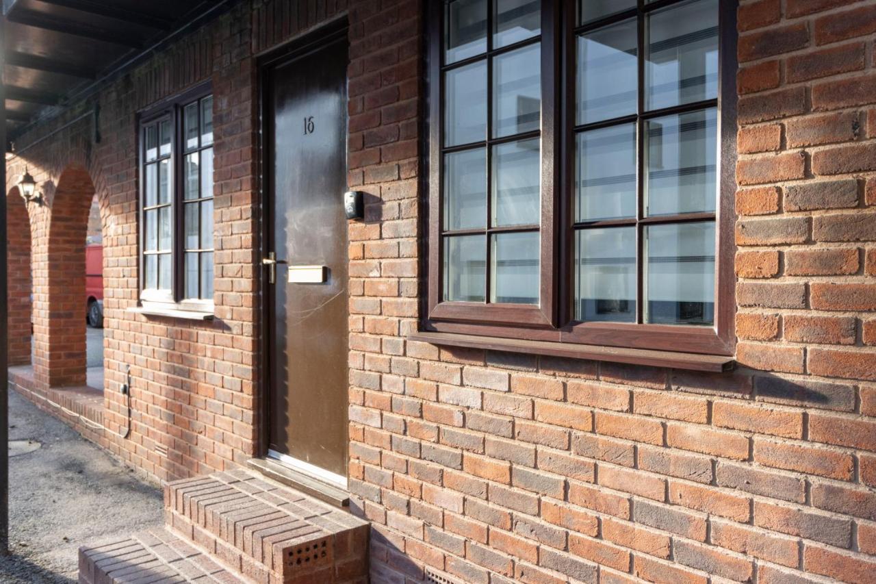 Spacious Centre Near Cathedral Apartment *